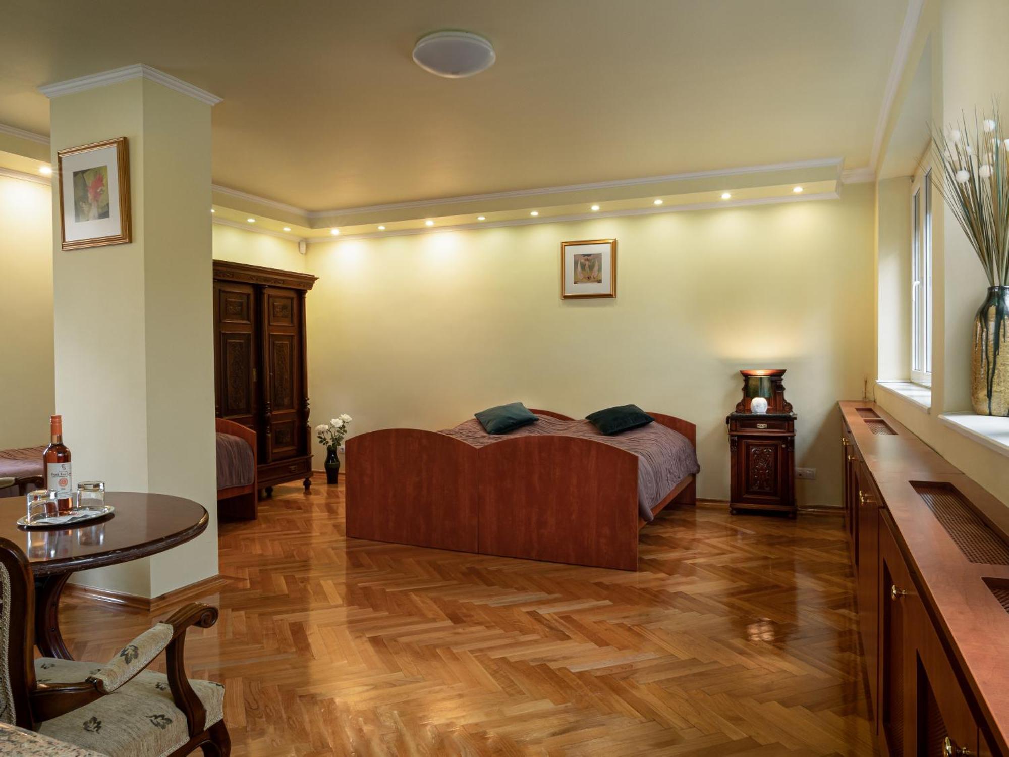 Hotel Frank Vendeghaz Veszpramvarsany Exterior foto